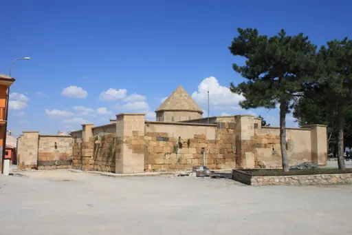 Sultandağı Kervansarayı (Sahipata)