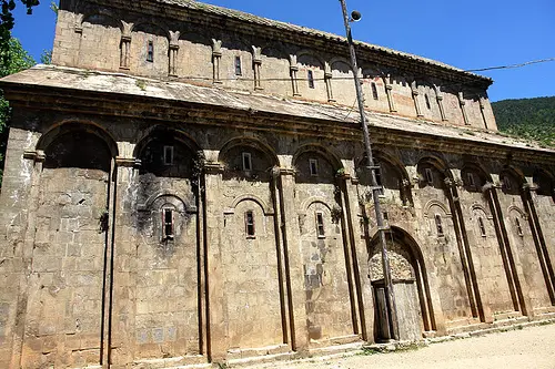 Barhal Manastırı