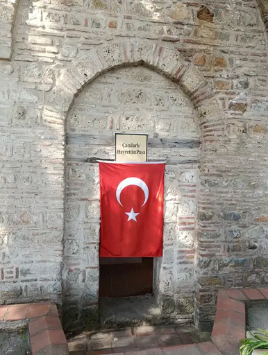 Çandarlı Hayreddin Paşa Türbesi