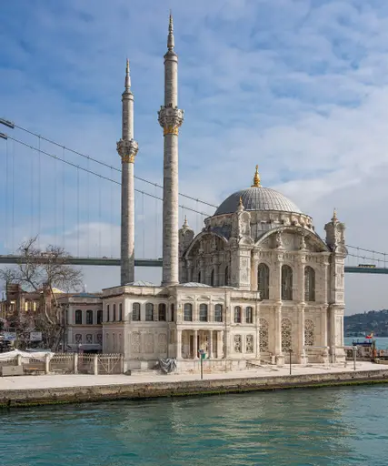 Ortaköy Camii