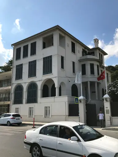 Vehbi Koç Evi