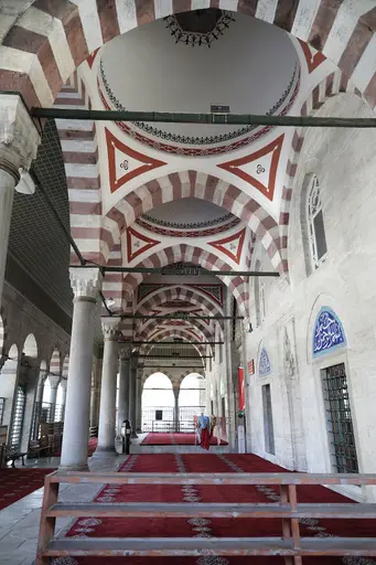 Kılıç Ali Paşa Türbesi