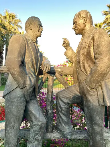 Atatürk ve İsmet İnönü Heykeli