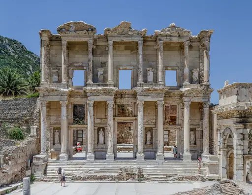 Celsus Kütüphanesi